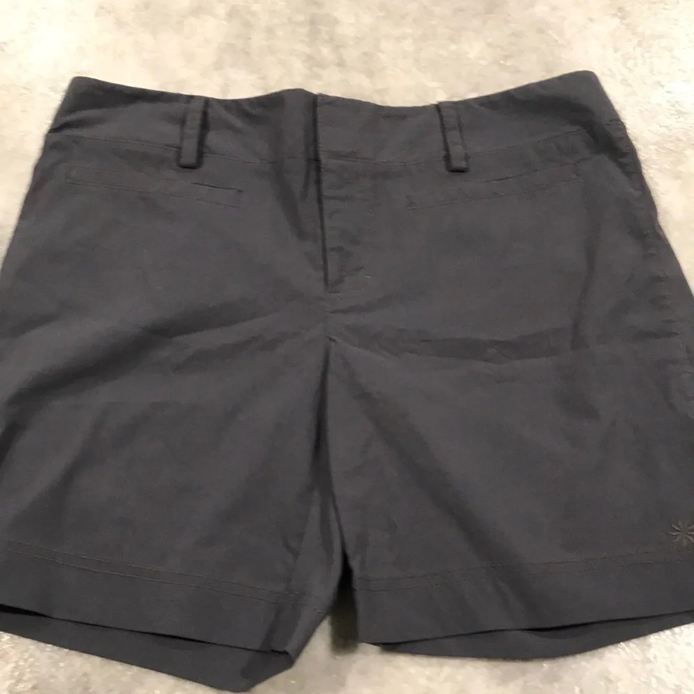 Athleta Shorts Womens Size 8 Chino Flat Front High Waist Gray 7" Inseam Hiking - Picture 1 of 7